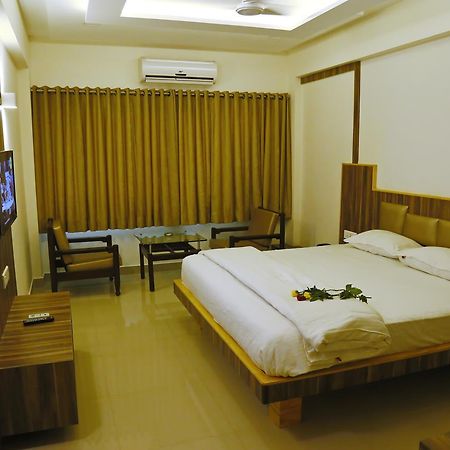 Hotel Sivaranjani Erode Exteriör bild