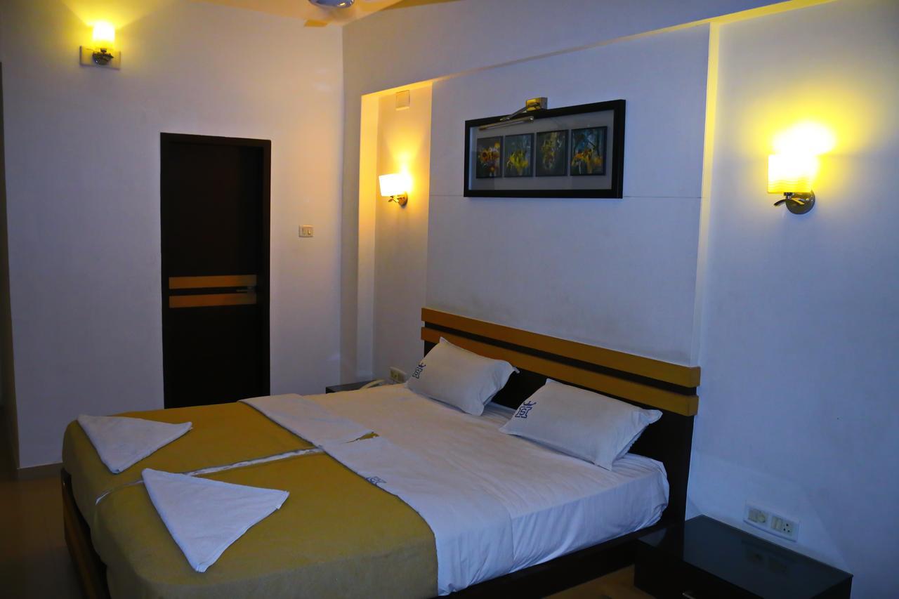 Hotel Sivaranjani Erode Exteriör bild