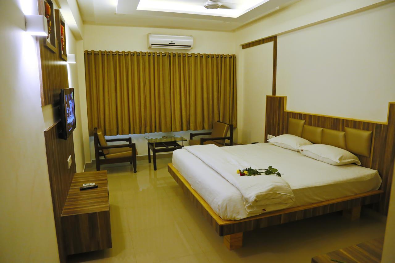 Hotel Sivaranjani Erode Exteriör bild